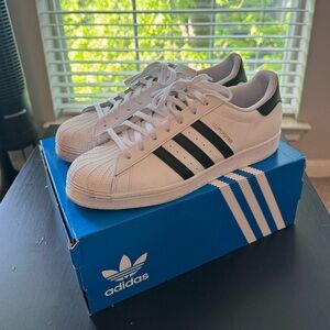 Adidas Superstar